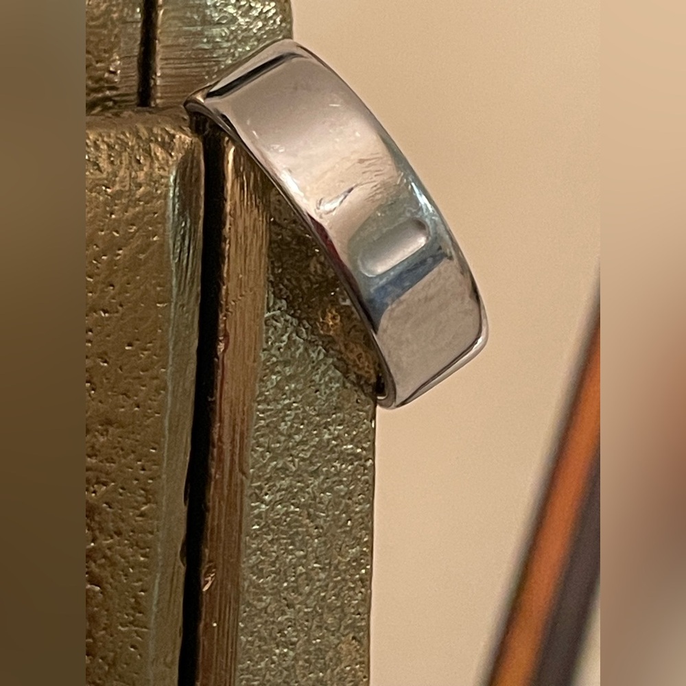 Oura gen 4 Silver Smart Ring  size 11/ no charger